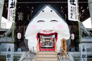日本一巨大な"お多福面"が櫛田神社に登場！