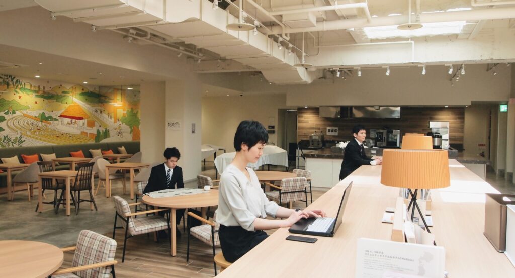 ラウンジ